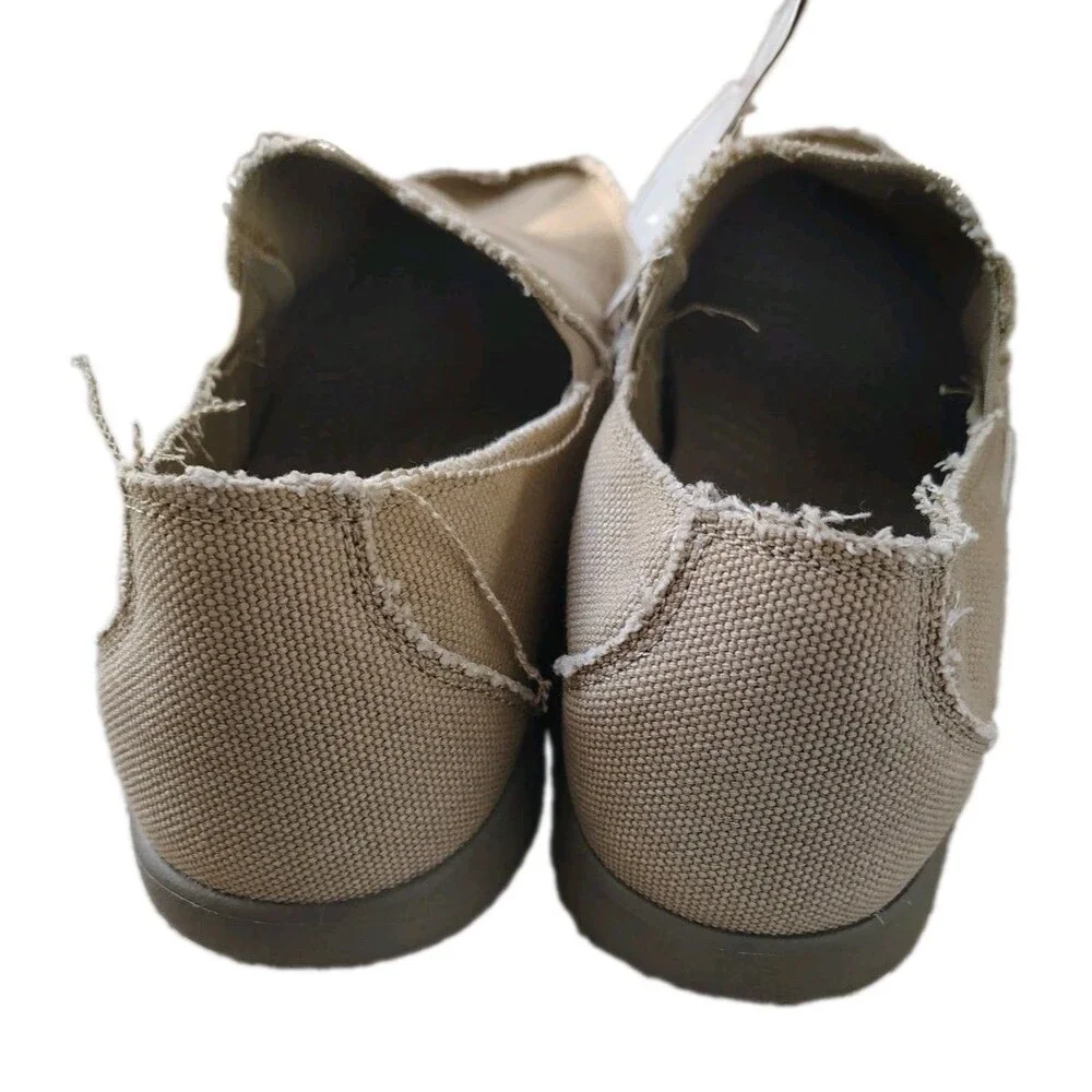 NWT Crocs Santa Cruz Slip On Canvas Loafers Men Size 11 Tan Khaki Frayed